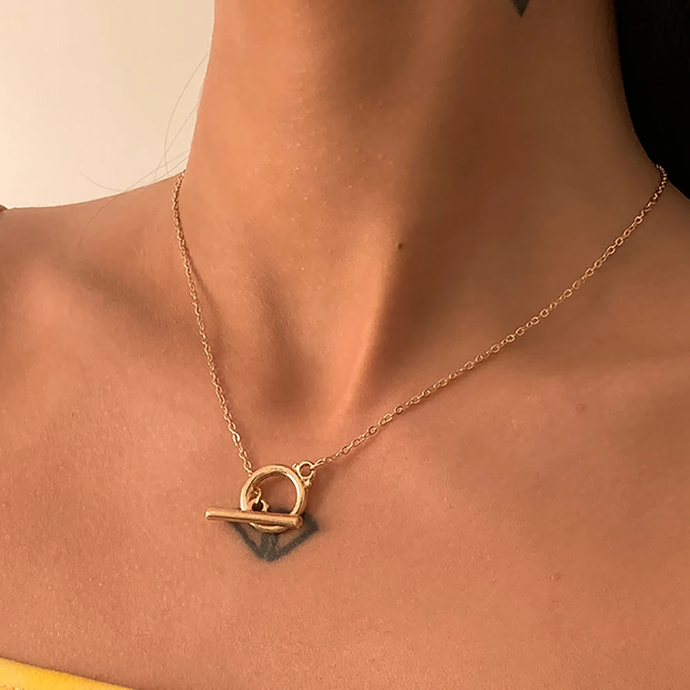 TOGGLE NECKLACE