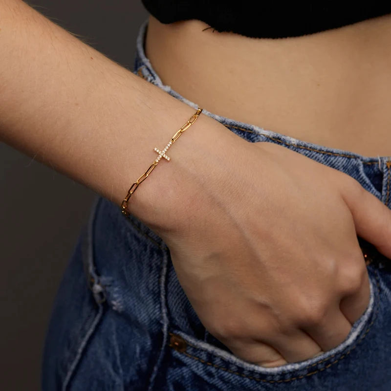 PAPERCLIP DIAMOND CROSS BRACELET