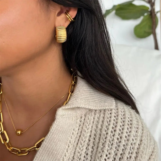 RIBBED DOME HOOP EARRINGS