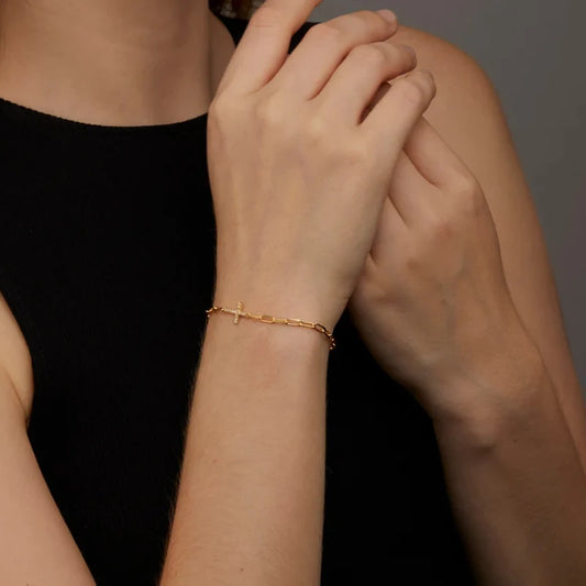 PAPERCLIP DIAMOND CROSS BRACELET