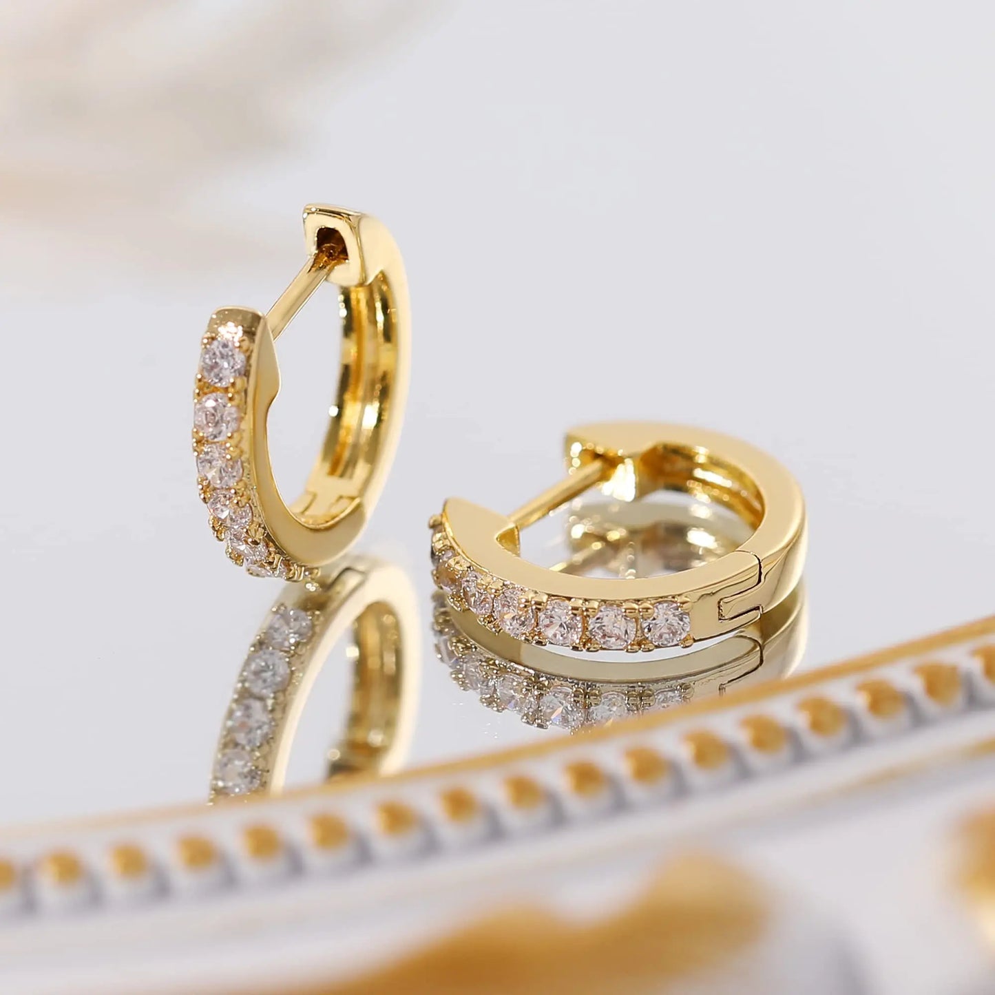MINI SHINE HOOP EARRINGS