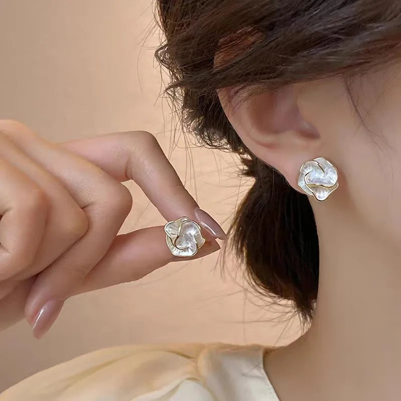MOTHER OF PEARL BLOOM STUD EARRINGS
