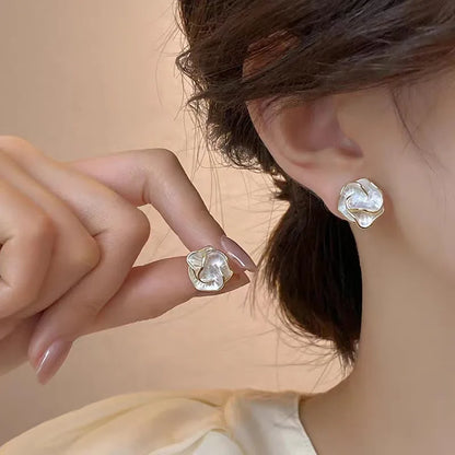 MOTHER OF PEARL BLOOM STUD EARRINGS