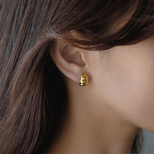 CROSSIANT DOME HOOP EARRINGS