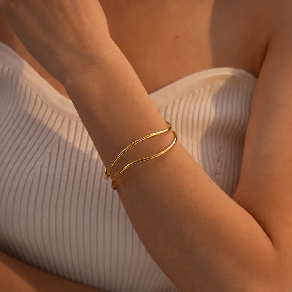 DOUBLE LAYER WAVE CUFF BANGLE