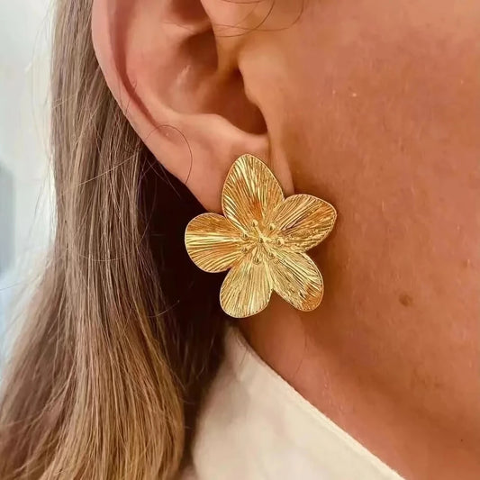 GOLD FLORAL EARRINGS