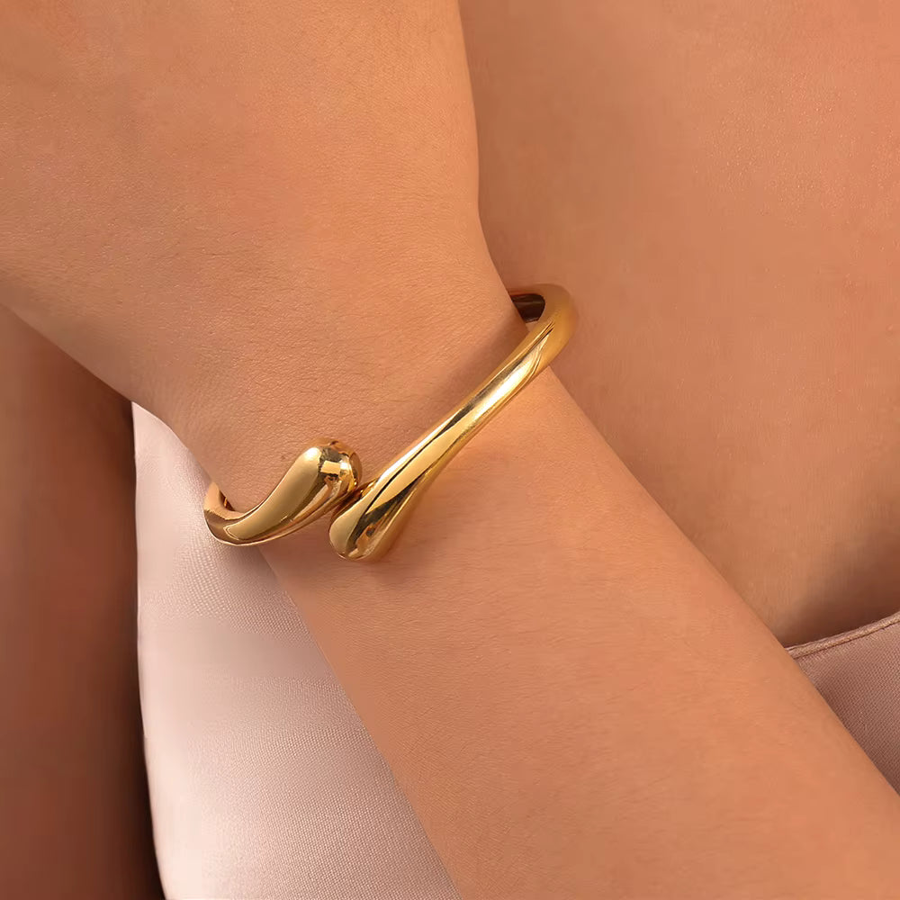 THICK OVERLAP HINGED BANGLE