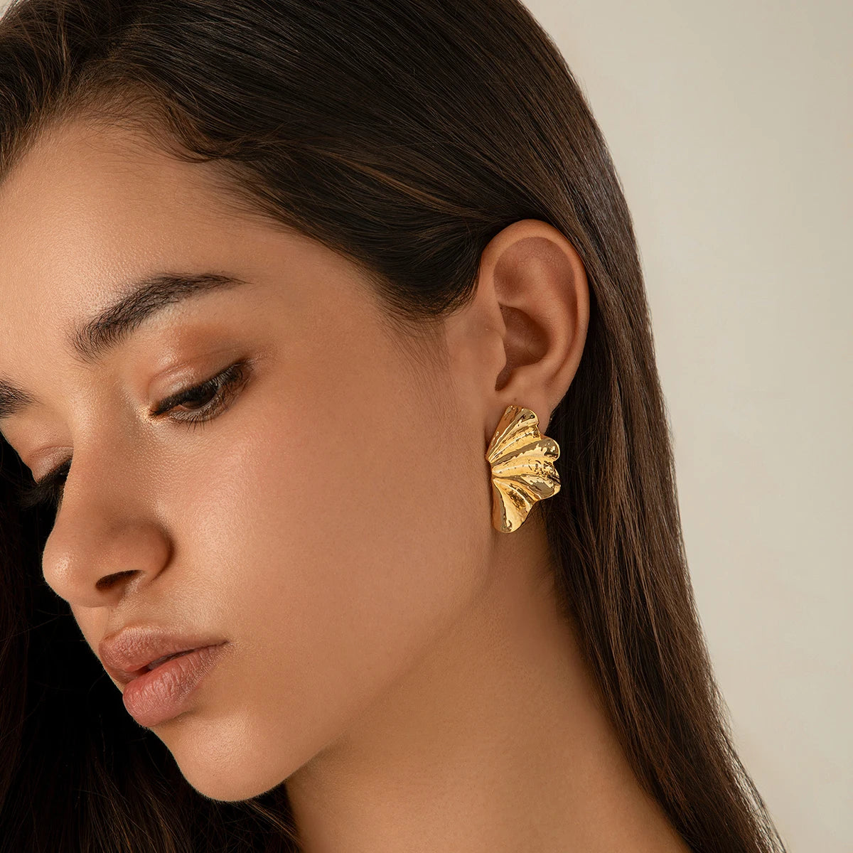 SCULPTED FAN EARRINGS