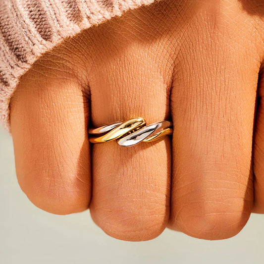 TRINITY TWIST RING